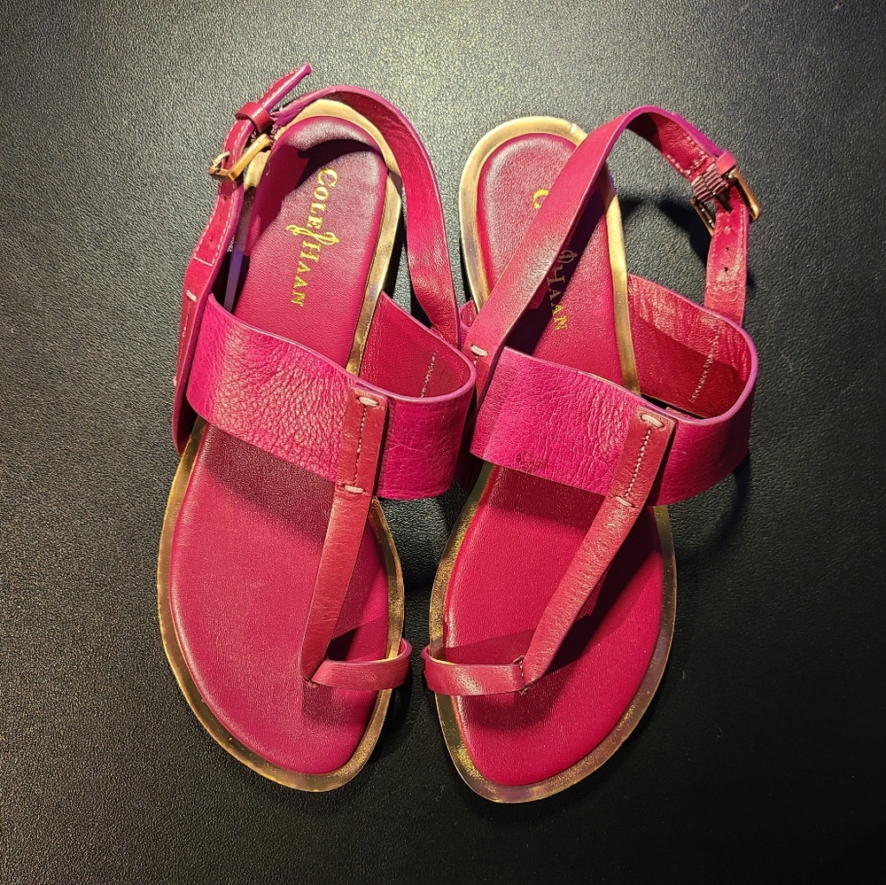 Brand New Cole Haan fuchsia leather sandals